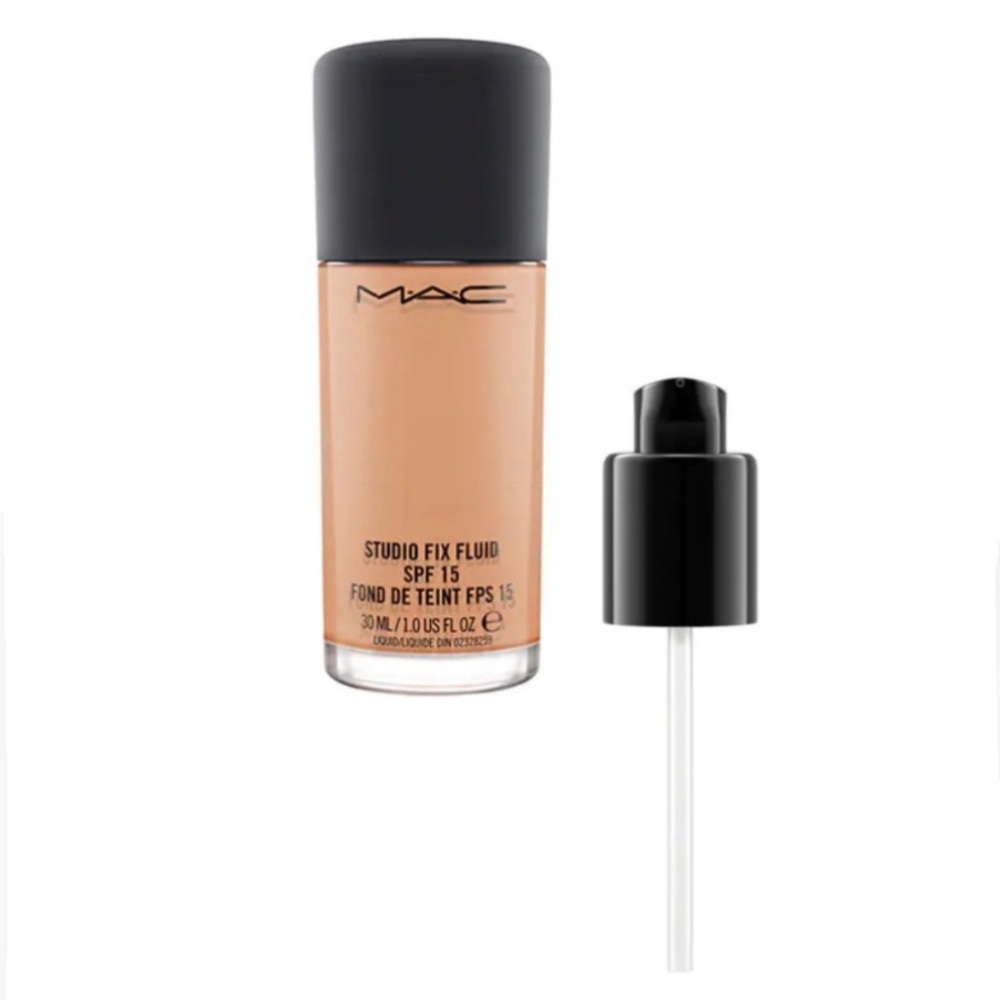 MAC Studio Fix Foundation in NC20 + Pump - Brand New!